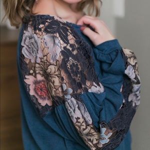 Umgee After Midnight Floral Sleeve Top